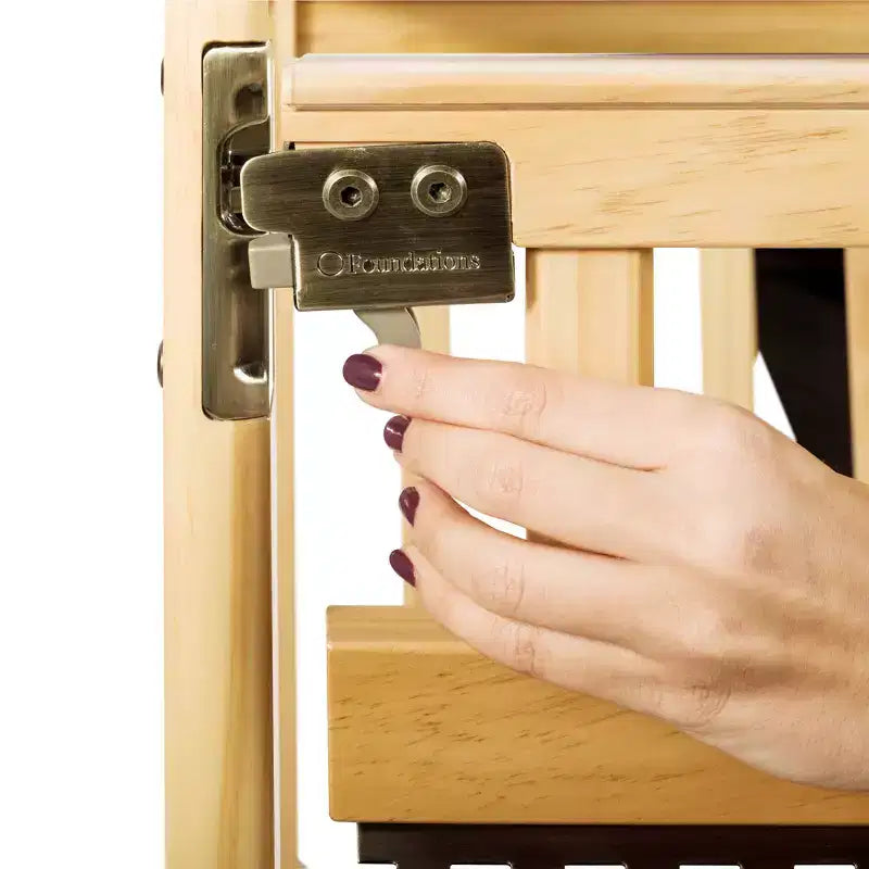 Lit de bébé compact et portable en bois avec 2 roues verrouillables, passe les portes, naturel