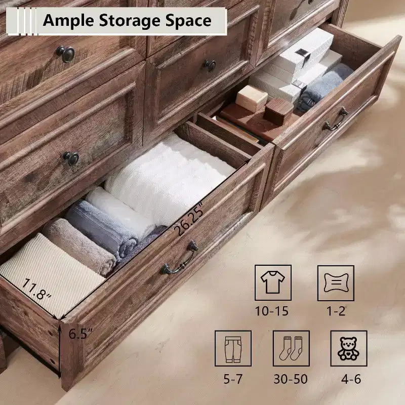 Commode de ferme de 155 cm avec 8 tiroirs et détails en colonnes romaines pour chambre à coucher