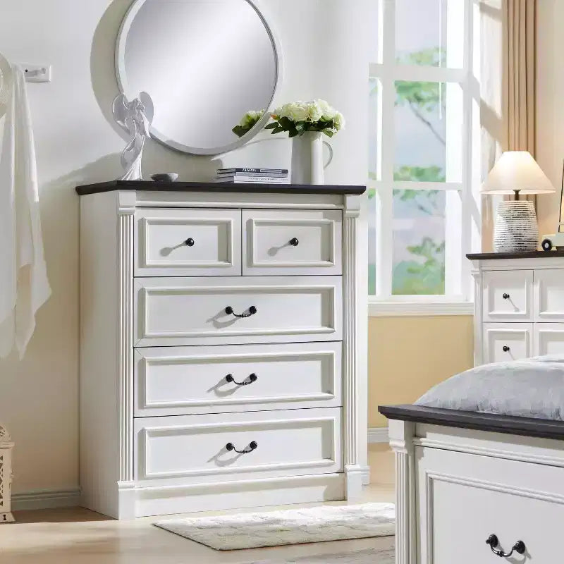 Commode de ferme de 46 po avec 5 tiroirs et détails de colonnes romaines pour chambre à coucher