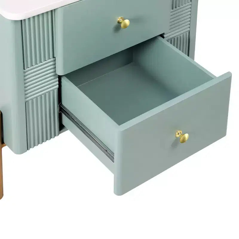 Table de chevet minimaliste moderne avec 2 tiroirs, poignées dorées et design texturé