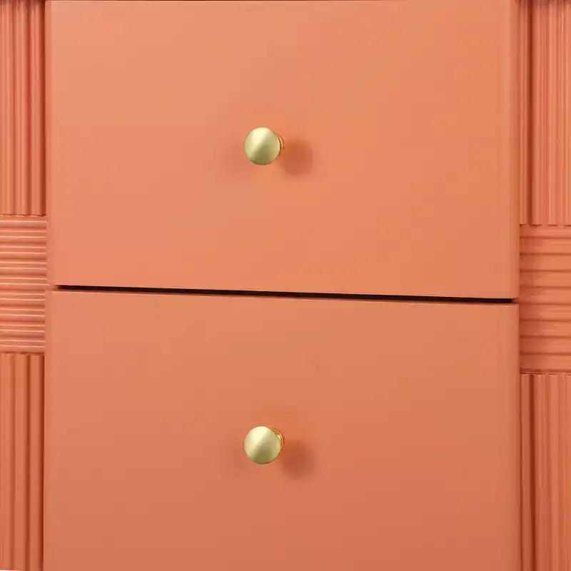 Table de chevet minimaliste moderne avec 2 tiroirs, poignées dorées et design texturé