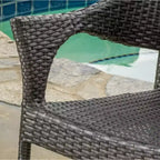 Fauteuil empilable en rotin PE gris, résistant aux intempéries, peu encombrant pour le patio